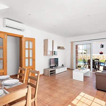 Ferienhaus Mit Privatpool Fuer 6 Personen Ca 170 Qm In Son Blanc, Menorca Westkueste Von Menorca Hébergement de vacances *
